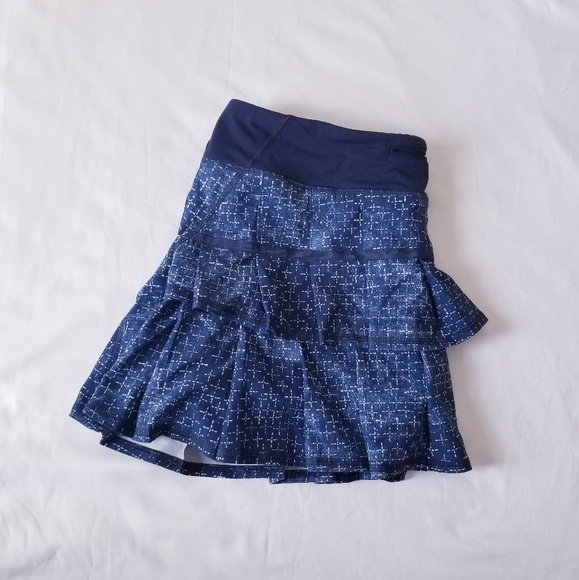 lululemon athletica Dresses & Skirts - LULULEMON STRIDE SKIRT SIZE 12